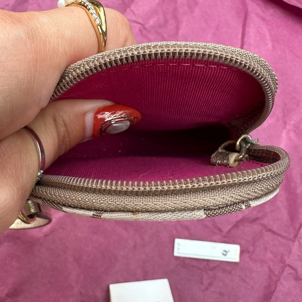 Sold - Picture 5 of 9